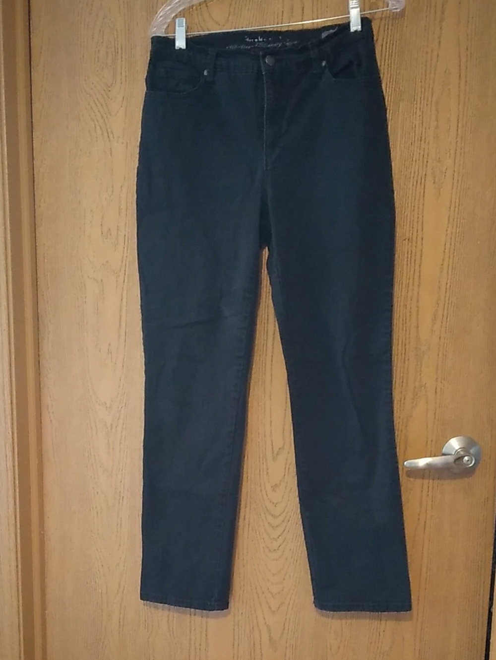 Gloria Vanderbilt Amanda Black Straight Leg Jeans